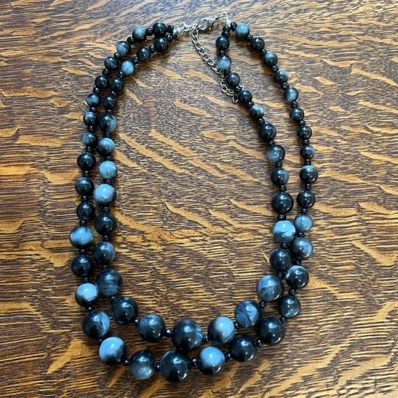 Vintage necklace. - Picture 1 of 2